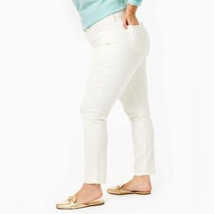 29" South Ocean High-Rise Skinny Pant in Coconut - a soft winter white color.